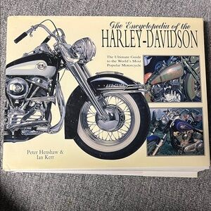 Harley-Davidson Illustrated Guide - Black and Cream